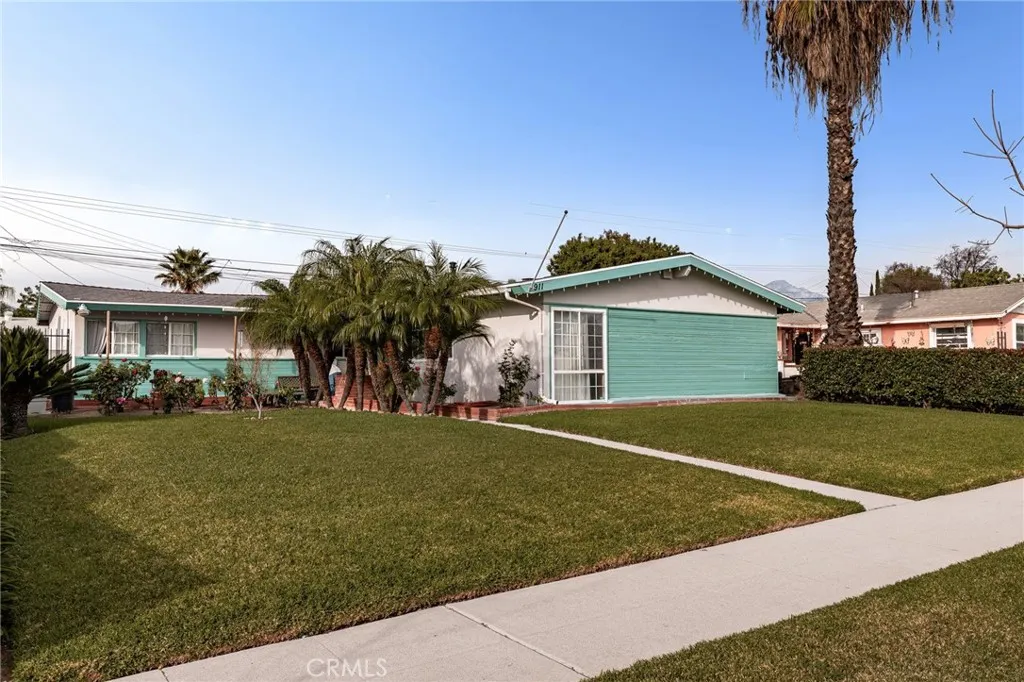 911 E La Verne, Pomona, California 91767 home-pic-1