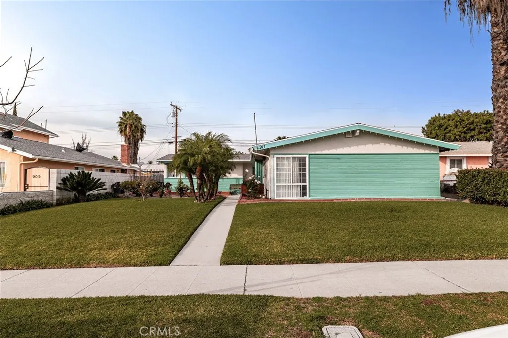 911 E La Verne, Pomona, California 91767 home-pic-2