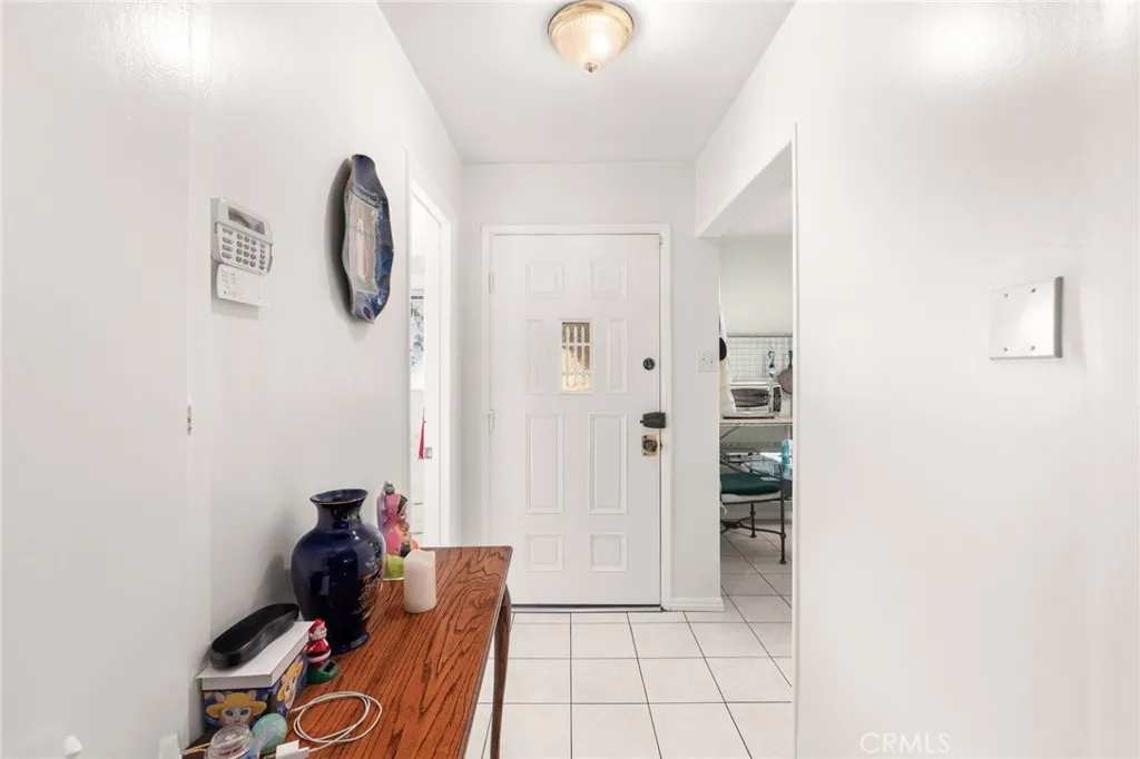 911 E La Verne, Pomona, California 91767 home-pic-6