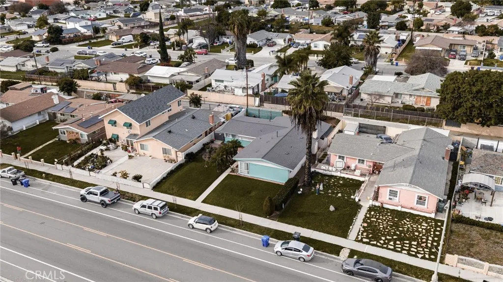 911 E La Verne, Pomona, California 91767 home-pic-34