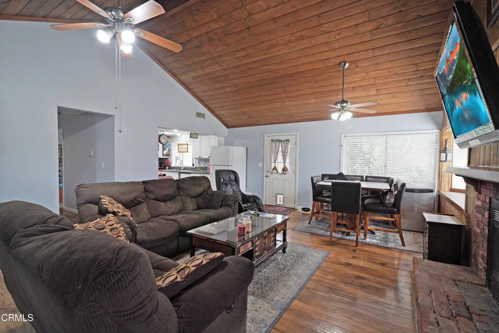 345 Blaine Avenue, Fillmore, California 93015 home-pic-4
