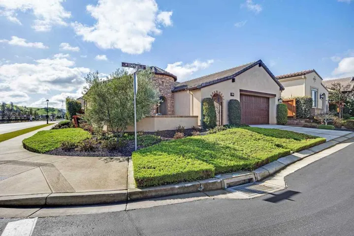 2000 2000 Tempranillo Ln, Brentwood, California 94513