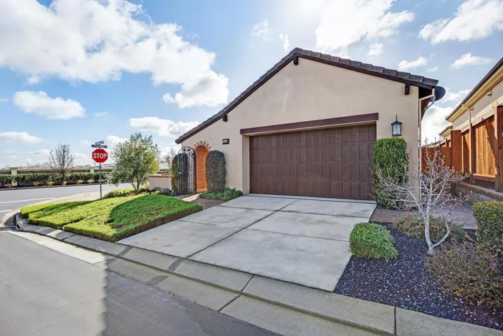 2000 2000 Tempranillo Ln, Brentwood, California 94513
