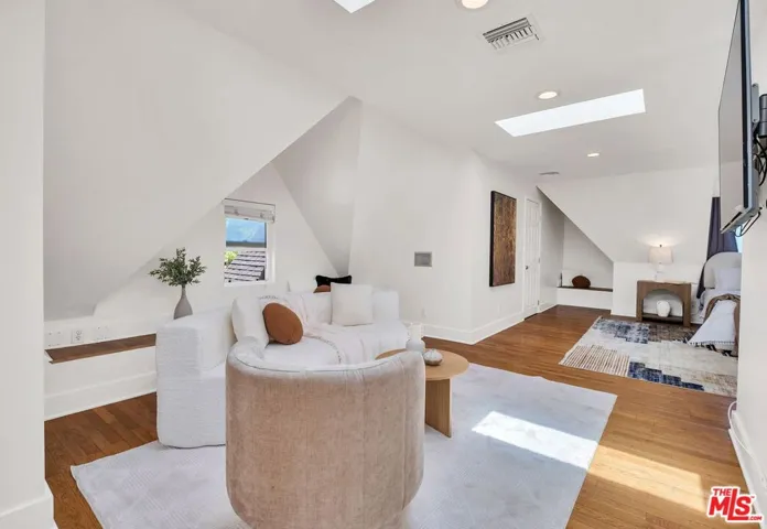 851 S Orange Drive, Los Angeles, California 90036