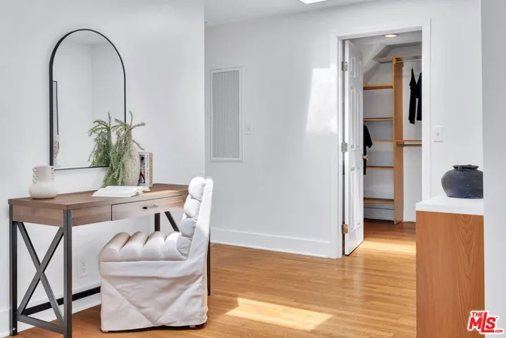 851 S Orange Drive, Los Angeles, California 90036