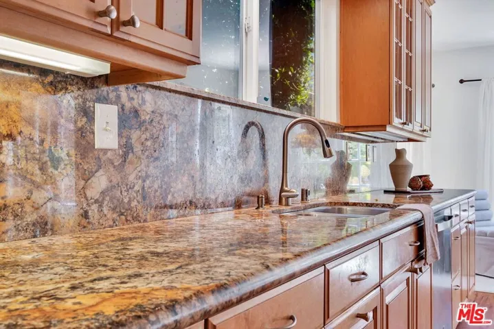851 S Orange Drive, Los Angeles, California 90036