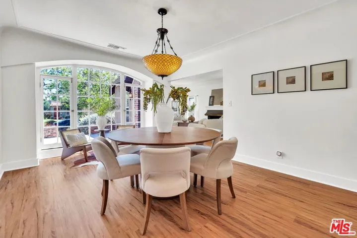 851 S Orange Drive, Los Angeles, California 90036