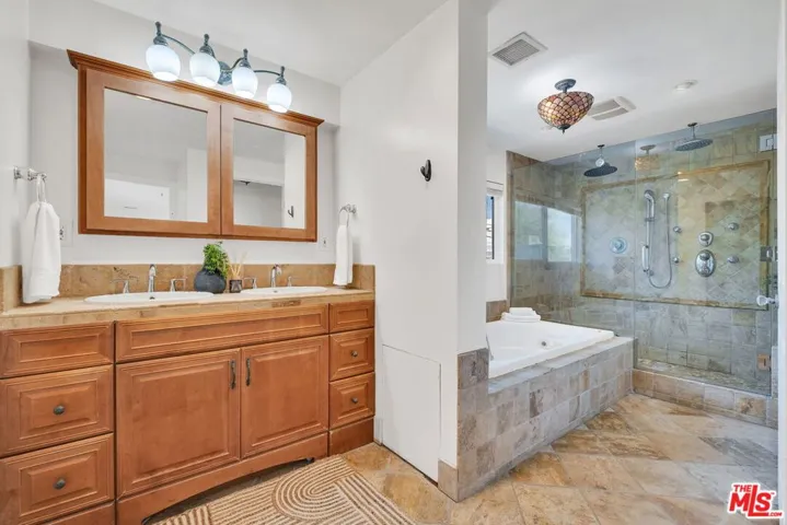 851 S Orange Drive, Los Angeles, California 90036