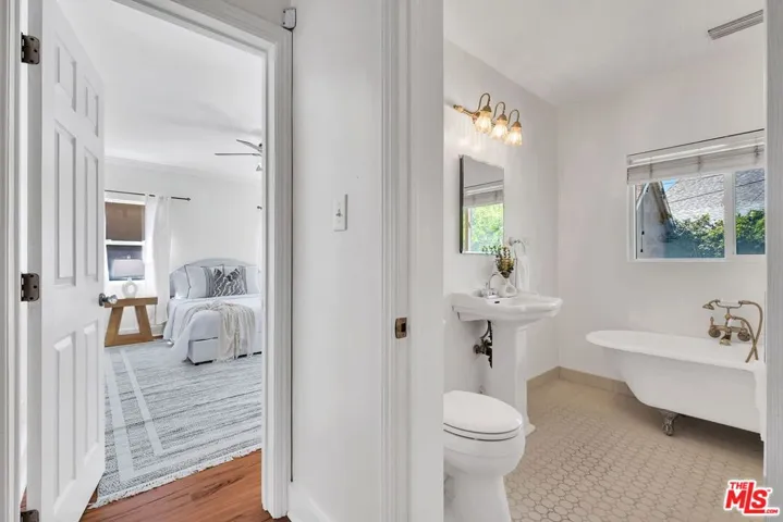 851 S Orange Drive, Los Angeles, California 90036