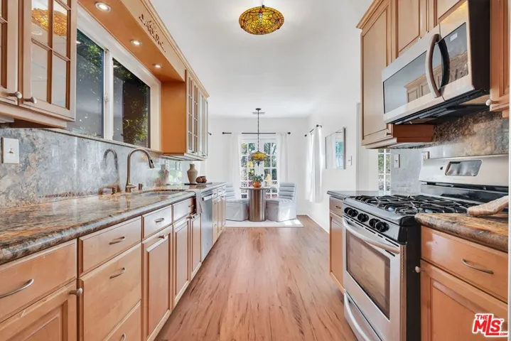 851 S Orange Drive, Los Angeles, California 90036