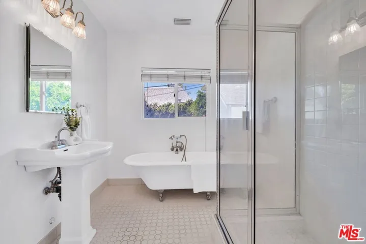 851 S Orange Drive, Los Angeles, California 90036