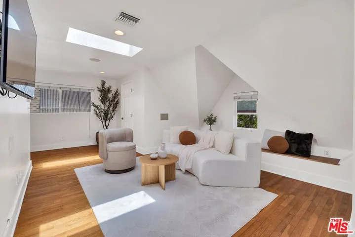 851 S Orange Drive, Los Angeles, California 90036