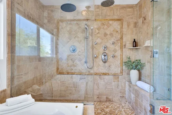 851 S Orange Drive, Los Angeles, California 90036