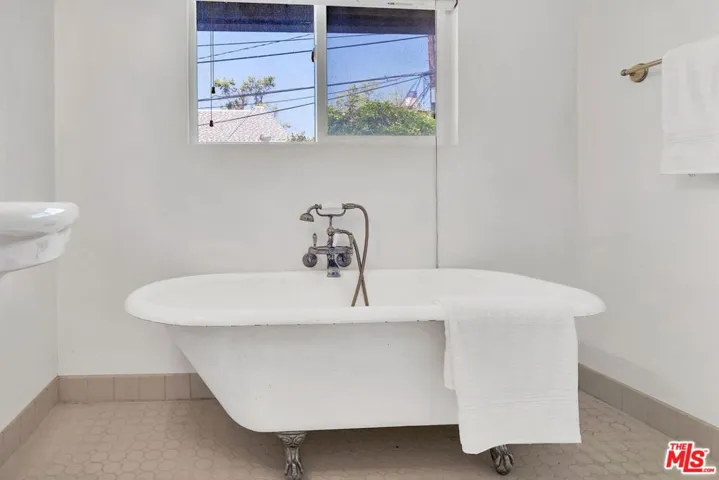 851 S Orange Drive, Los Angeles, California 90036