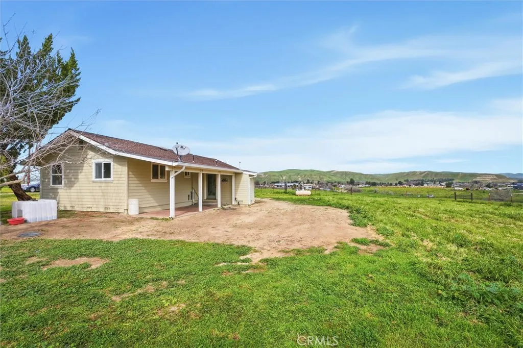 800 Truesdale Road, Shandon, California 93461 home-pic-12