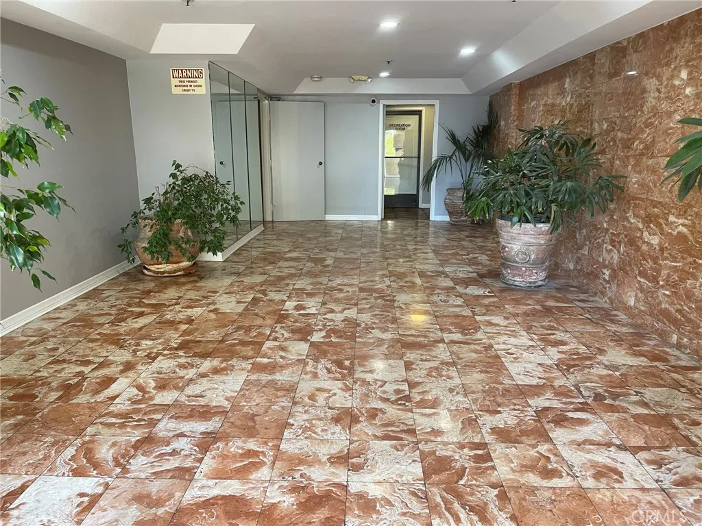 5143 Bakman 308, North Hollywood, California 91601 home-pic-2