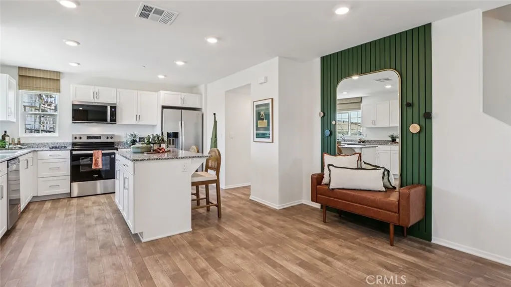 30968 Olas Court, Lake Elsinore, California 92530 home-pic-9