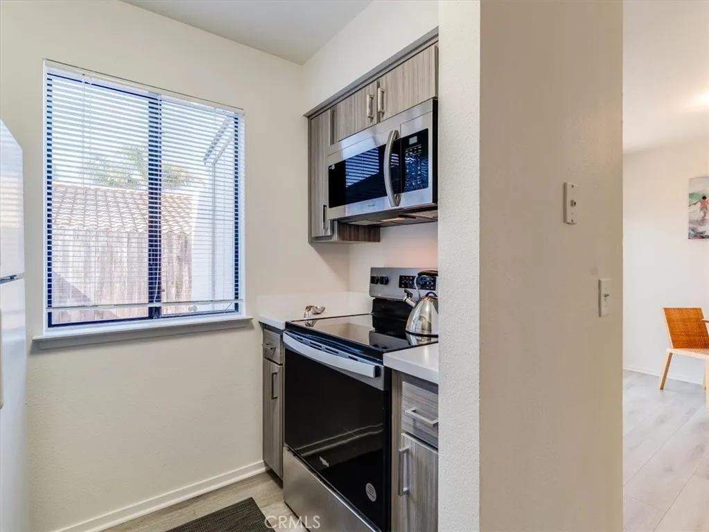 676 N 12th Street  home-pic-16