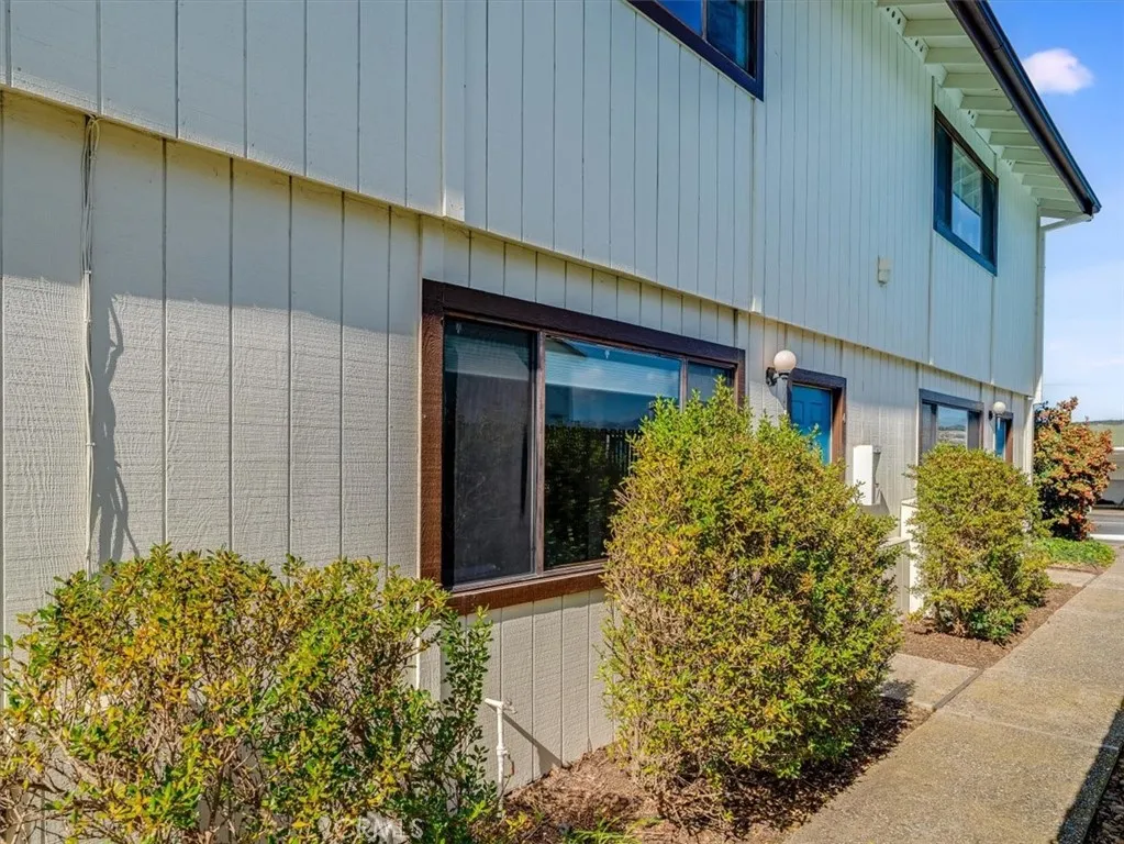 676 N 12th Street  home-pic-3