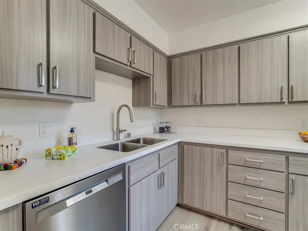 676 N 12th Street  home-pic-13