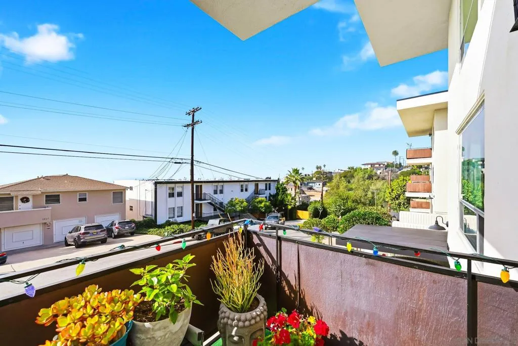 1828 Linwood St 1, San Diego, California 92110 home-pic-25