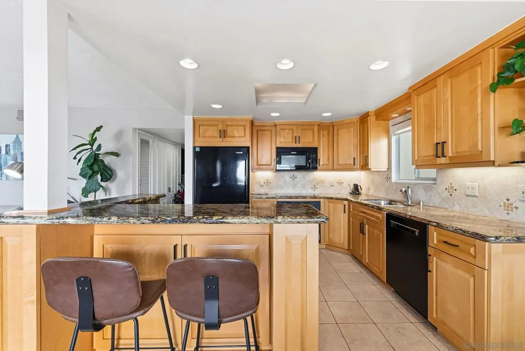 1828 Linwood St 1, San Diego, California 92110 home-pic-9