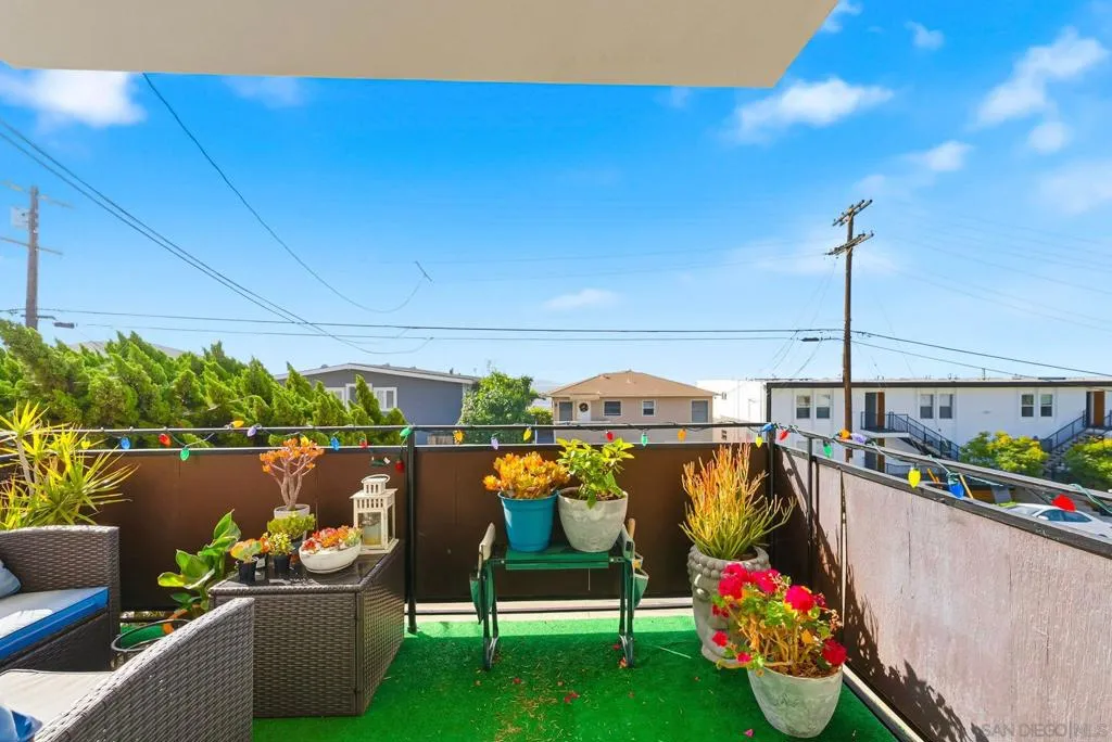 1828 Linwood St 1, San Diego, California 92110 home-pic-23