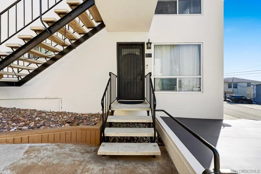 1828 Linwood St 1, San Diego, California 92110 home-pic-4