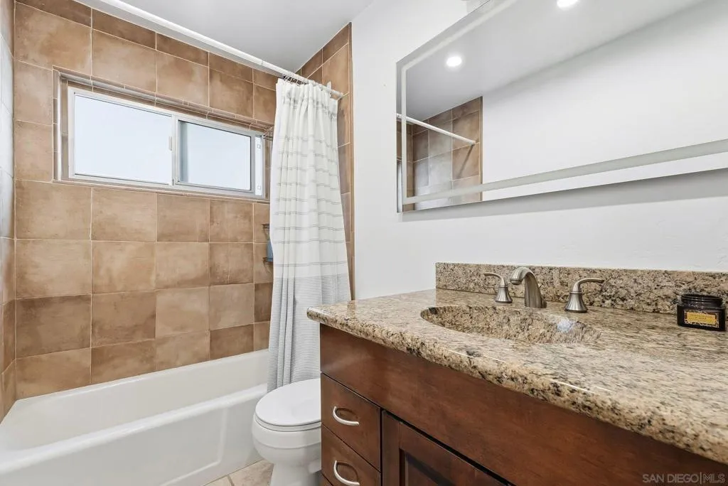 1828 Linwood St 1, San Diego, California 92110 home-pic-20