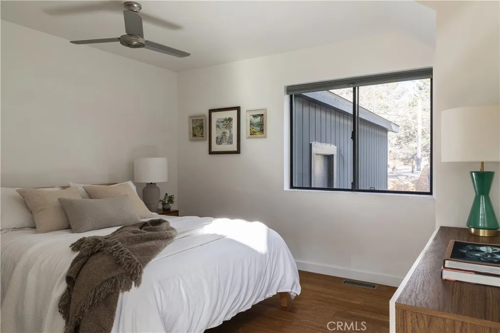 32945 Juniper Lane, Green Valley Lake, California 92341 home-pic-14