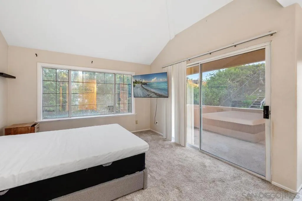 1371 Hinrichs Way, Escondido, California 92027 home-pic-29
