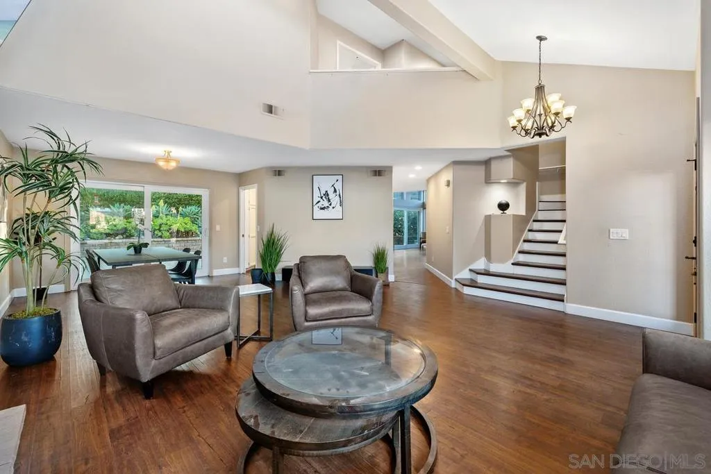 1371 Hinrichs Way, Escondido, California 92027 home-pic-11