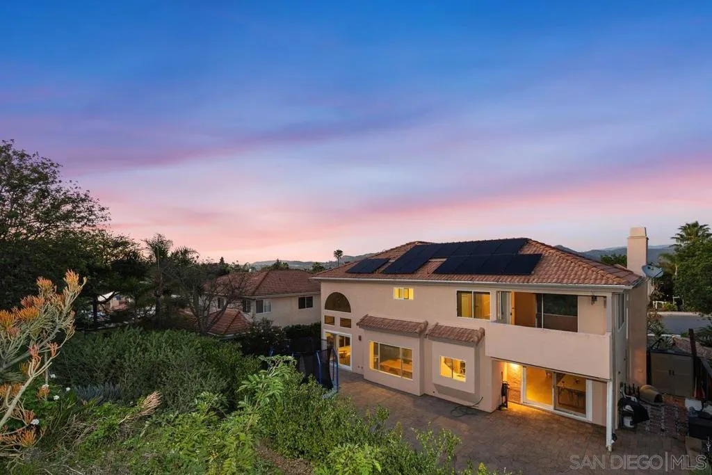 1371 Hinrichs Way, Escondido, California 92027 home-pic-4