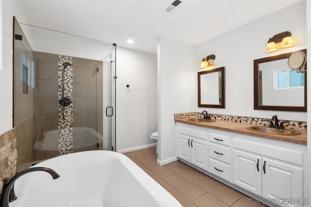 1371 Hinrichs Way, Escondido, California 92027 home-pic-24