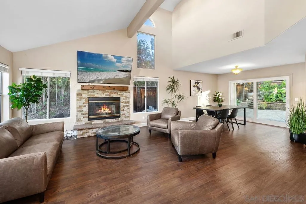 1371 Hinrichs Way, Escondido, California 92027 home-pic-10