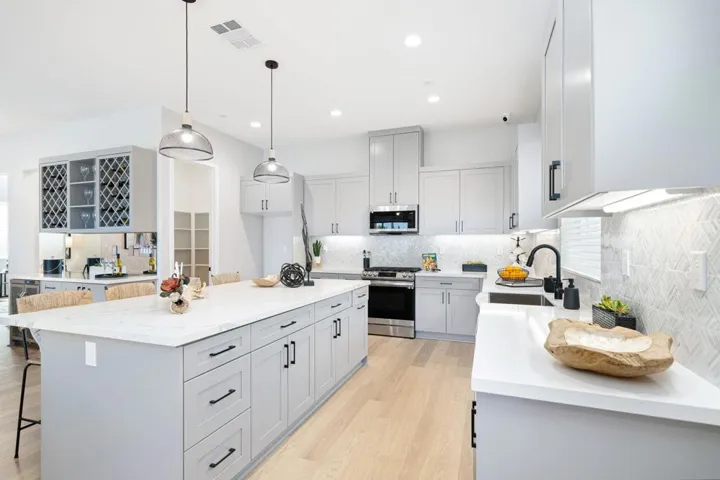 13-web-or-mls-JT48888McConnell-16