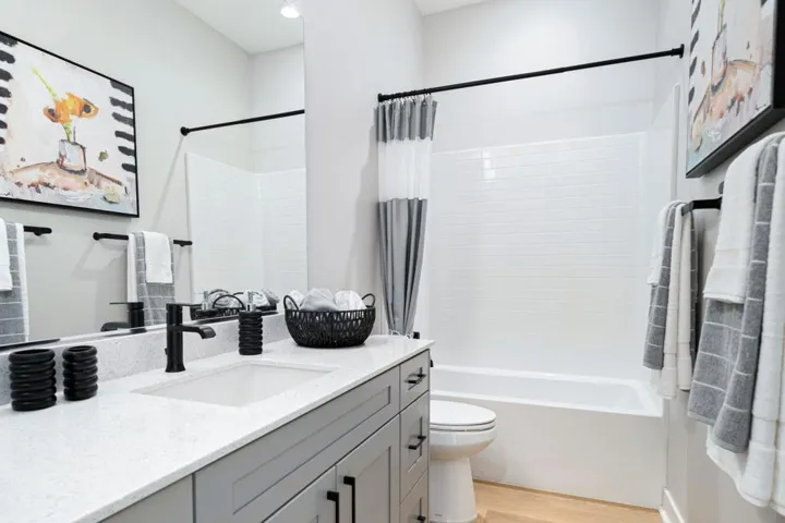 38-web-or-mls-JT48888McConnell-41