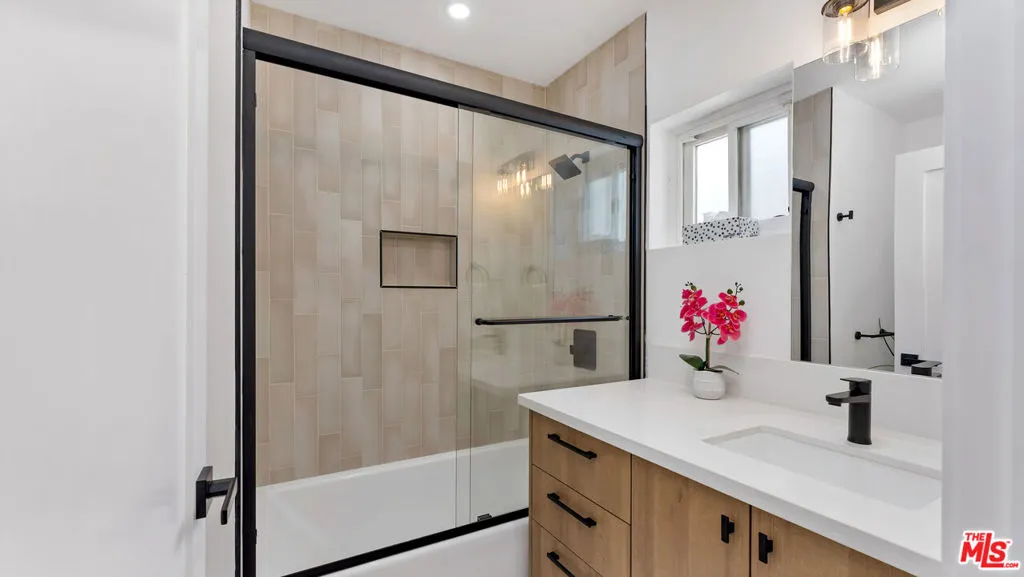 6763 Case Avenue, North Hollywood, California 91606 home-pic-15