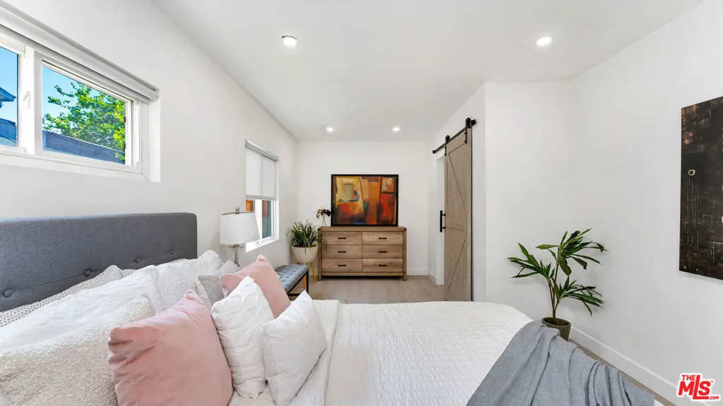 6763 Case Avenue, North Hollywood, California 91606 home-pic-16