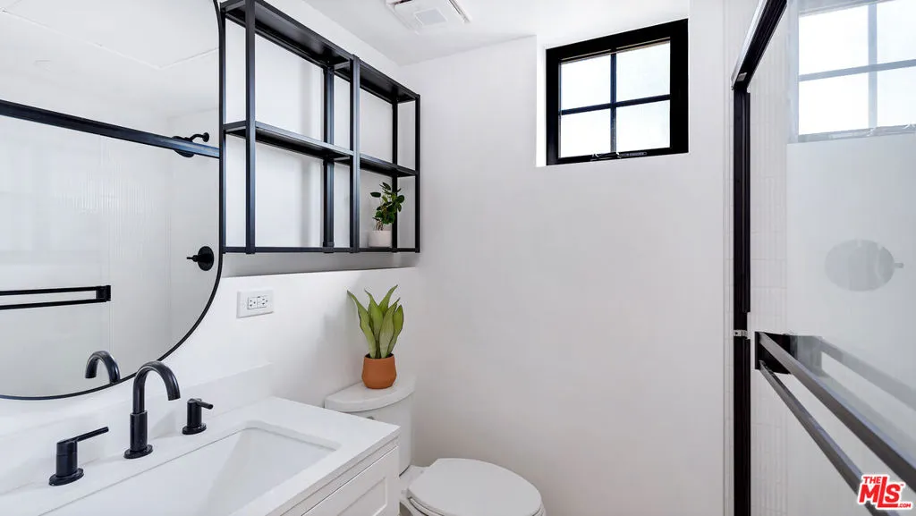 6763 Case Avenue, North Hollywood, California 91606 home-pic-32