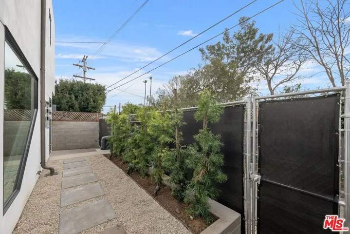 driveway to front entry
