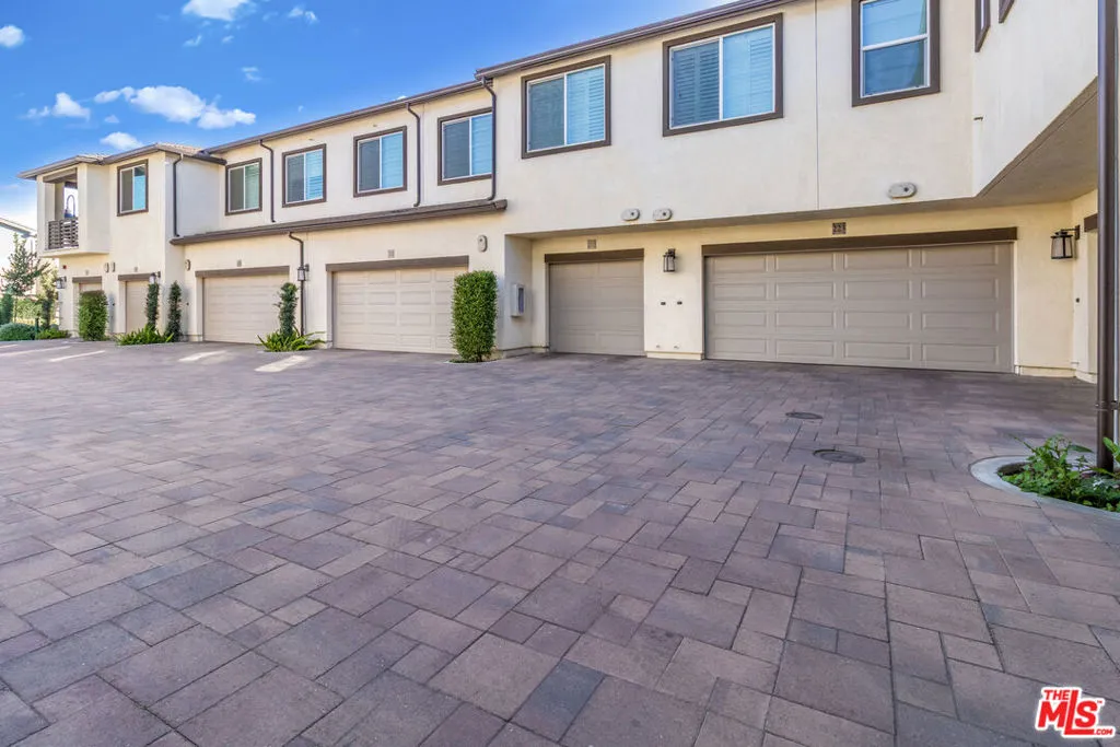 3970 S Oasis Paseo 222, Ontario, California 91761 home-pic-1