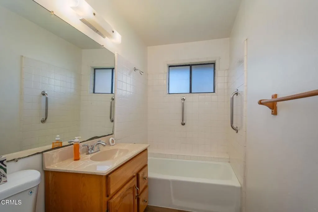 304 Moultrie Place, Santa Paula, California 93060 home-pic-15