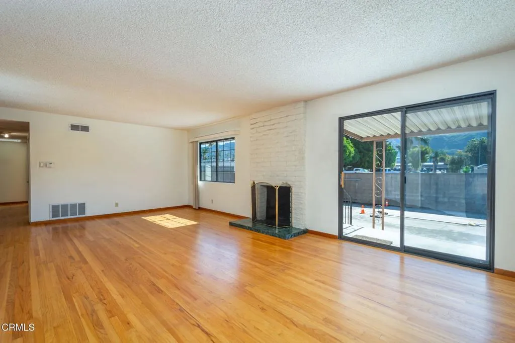304 Moultrie Place, Santa Paula, California 93060 home-pic-9