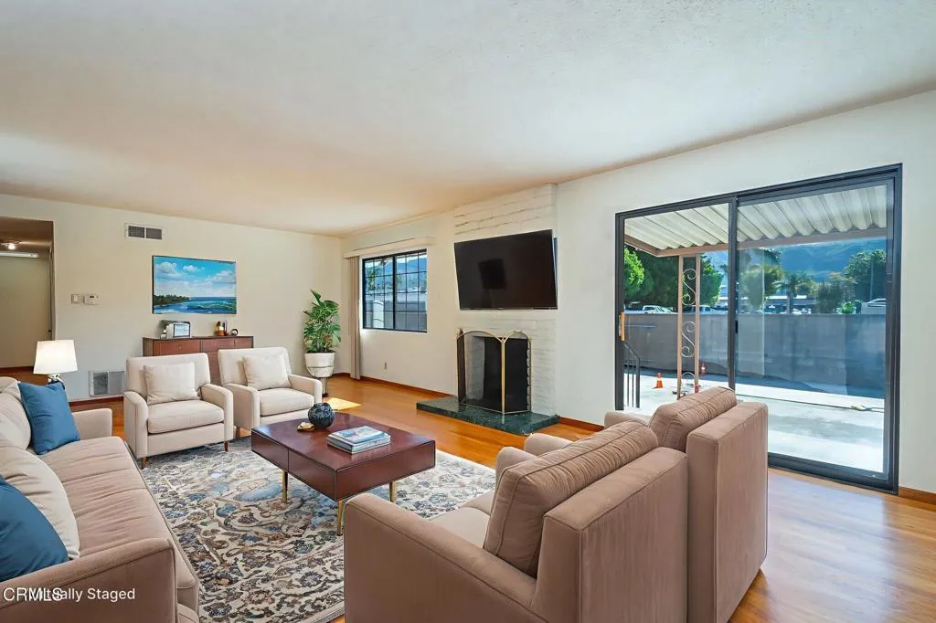 304 Moultrie Place, Santa Paula, California 93060 home-pic-2