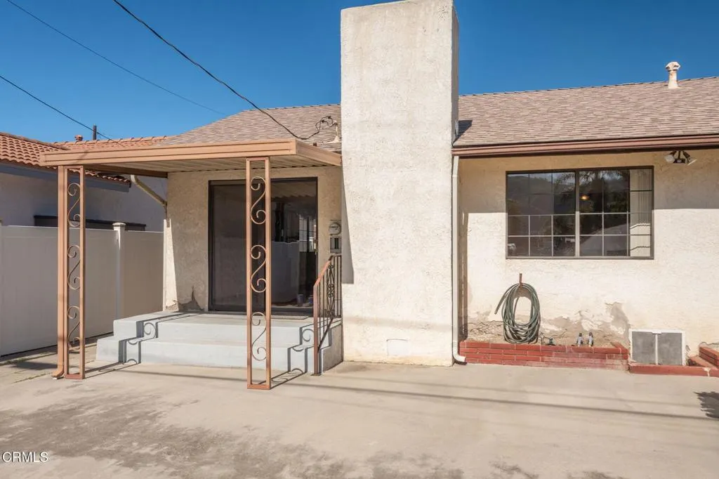 304 Moultrie Place, Santa Paula, California 93060 home-pic-16