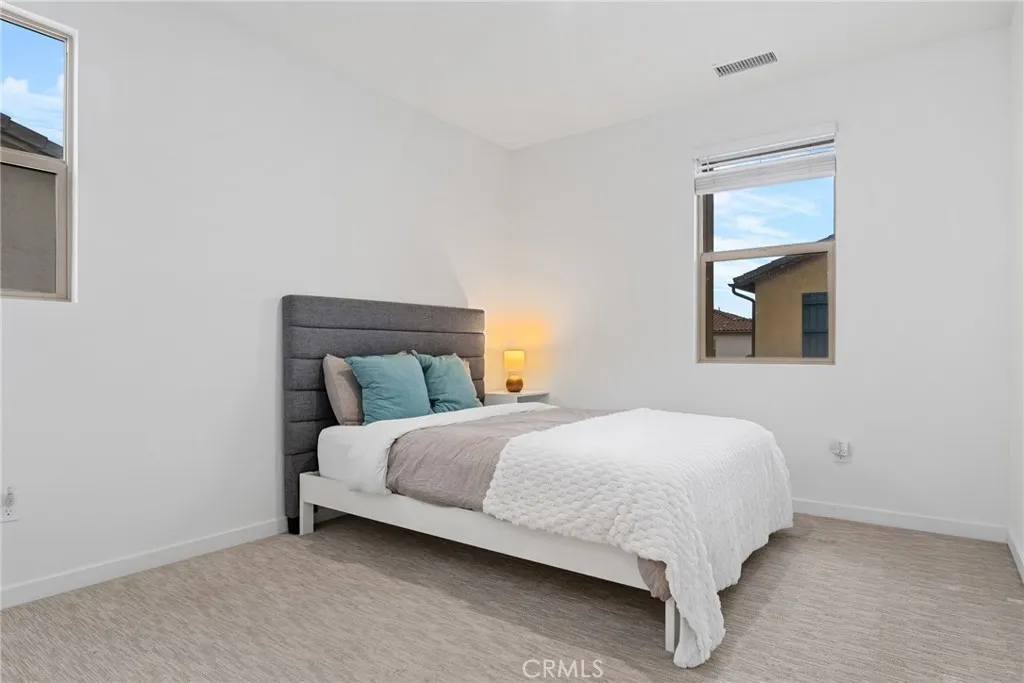 10 Eclipse, Lake Forest, California 92630 home-pic-19