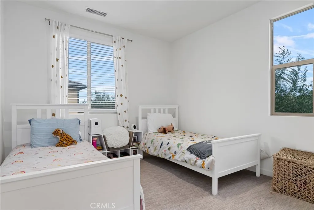 10 Eclipse, Lake Forest, California 92630 home-pic-20