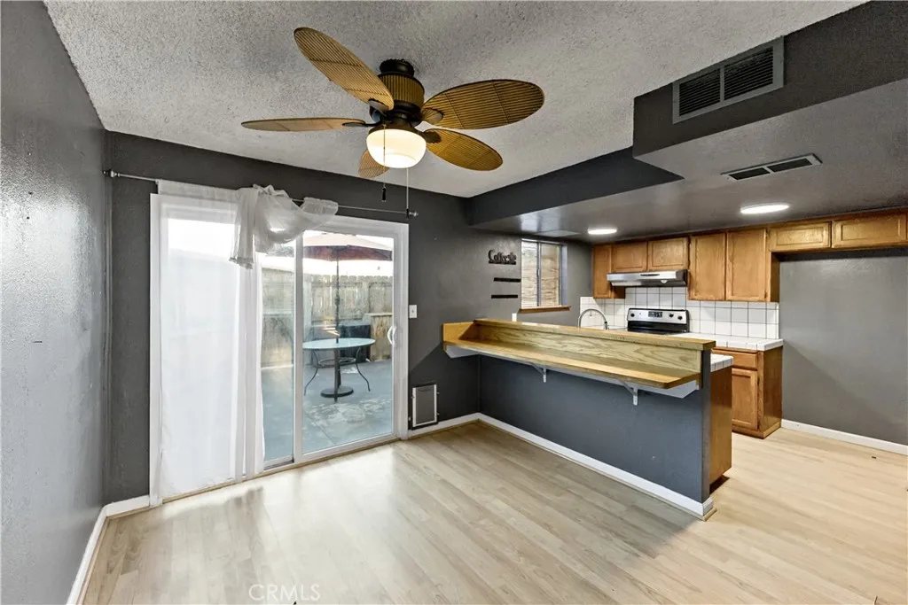 5188 W Ashlan, Fresno, California 93612 home-pic-2