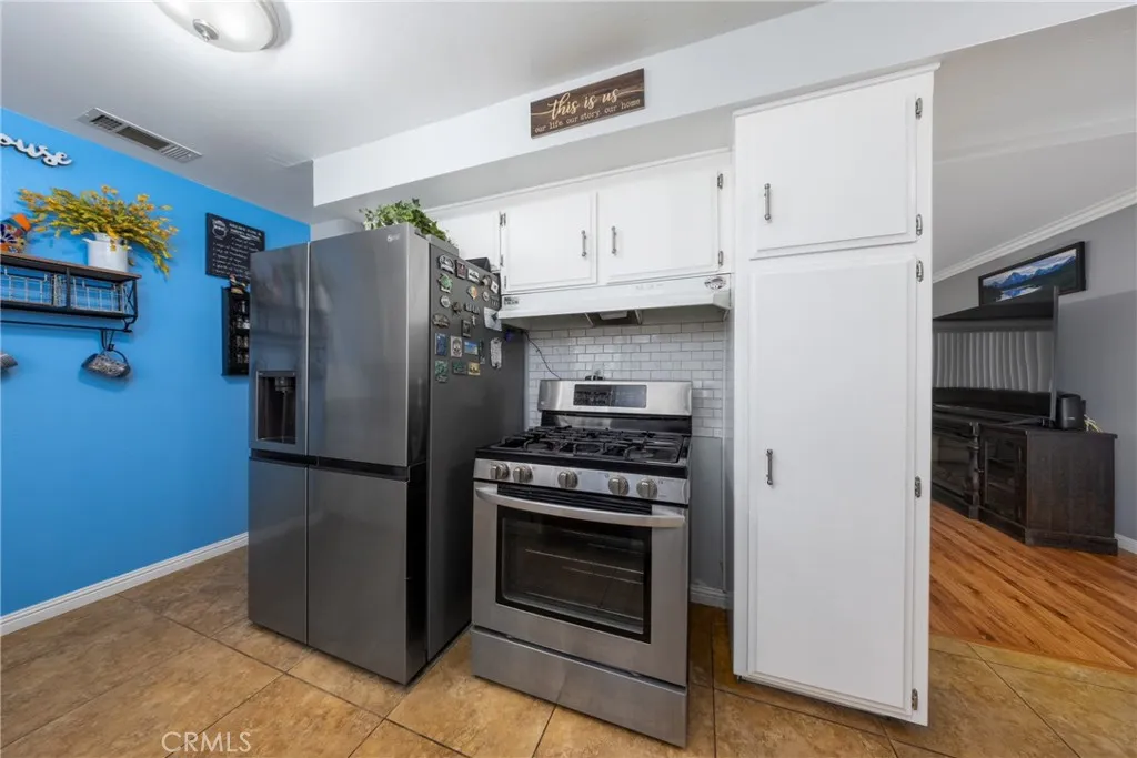 669 W Grovewood, Bloomington, California 92316 home-pic-8